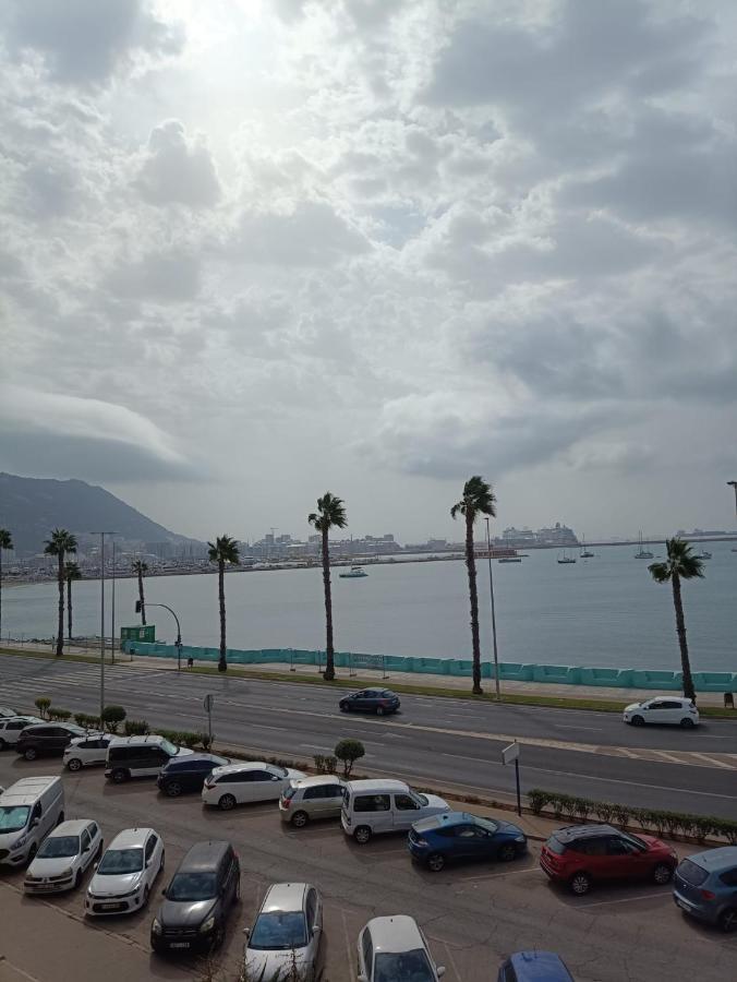 Vistas A 3 Paises Y 2 Continentes 1º Linea De Playa A 5 Minutos De Gibraltar Lejlighed La Línea de la Concepción Eksteriør billede