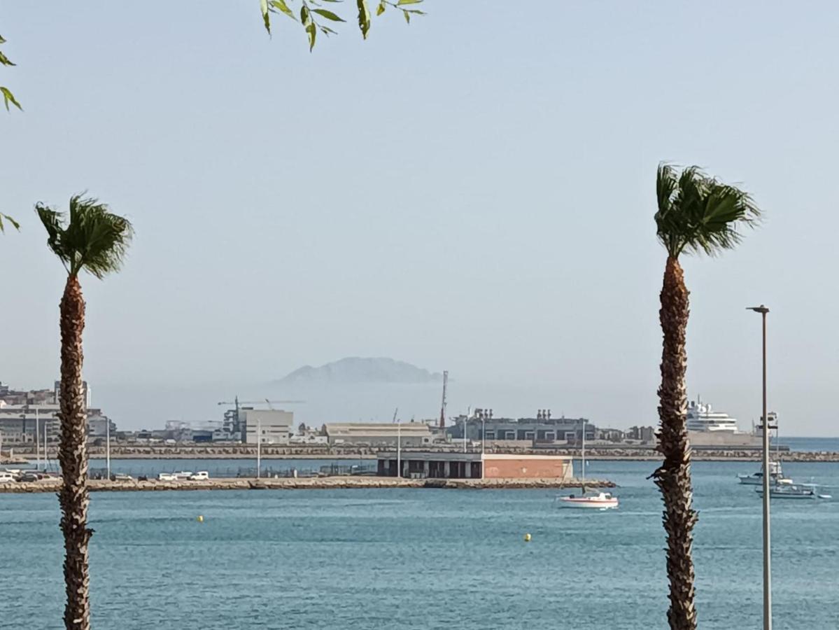 Vistas A 3 Paises Y 2 Continentes 1º Linea De Playa A 5 Minutos De Gibraltar Lejlighed La Línea de la Concepción Eksteriør billede